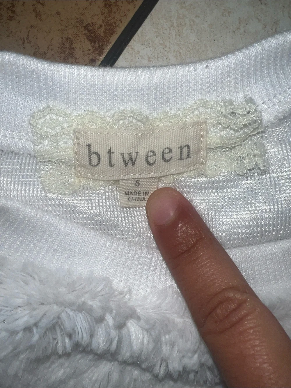 btween White Fuzzy Unicorn Sequin Sweatshirt